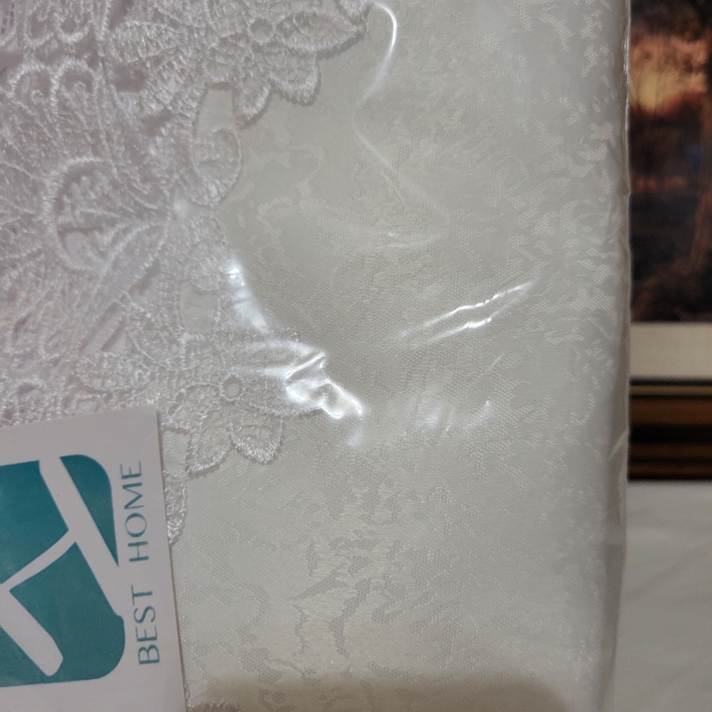 Table Cloth - Picture 3 of 4